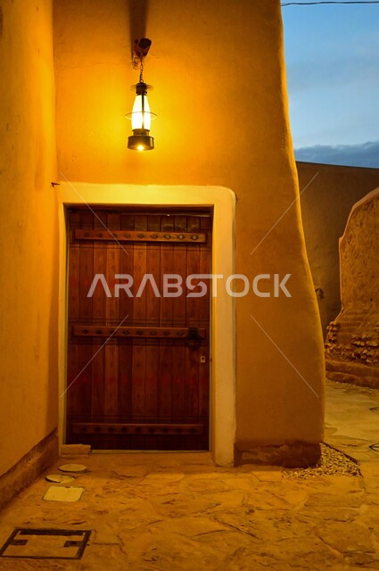 معالم أثرية تاريخية شعبية قديمة، المباني الأثرية والبيوت الطينية في حي الطريف، أماكن تراثية لجذب السياح الى السعودية، الفن الهندسي المعماري القديم في مدينة الرياض في المملكة العربية السعودية