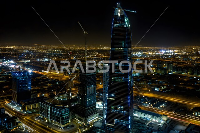الفن الهندسي المعماري للمباني والمنشآت السكنية والتجارية، التقدم والتوسع العمراني في المملكة العربية السعودية، منظر للأبراج وناطحات السحاب, أماكن و معالم سياحية مشهورة, رؤية مستقبلية سعودية 2030
