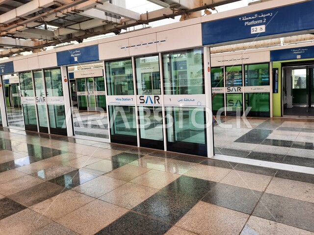 خط كهربائي سريع يربط بين مكة المكرمة والمدينة المنورة، القدرة على التنقل من منطقة لأخرى بأريحية، محطة قطار الحرمين السريع في المملكة العربية السعودية، وسيلة نقل مريحة للحجاج، الفن الهندسي لتطور وتقدم وسائل النقل والمواصلات