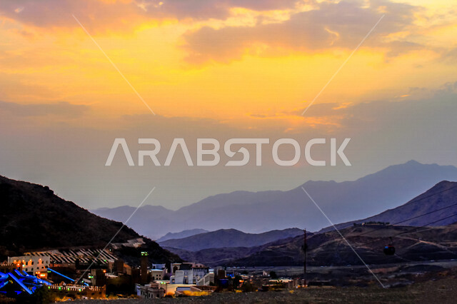 صورة جمالية خلابة لغروب الشمس البرتقالي , غروب الشمس الإبداعي من الصحراء, جمال الطبيعة الصحراوية الخلابة في وقت غروب الشمس