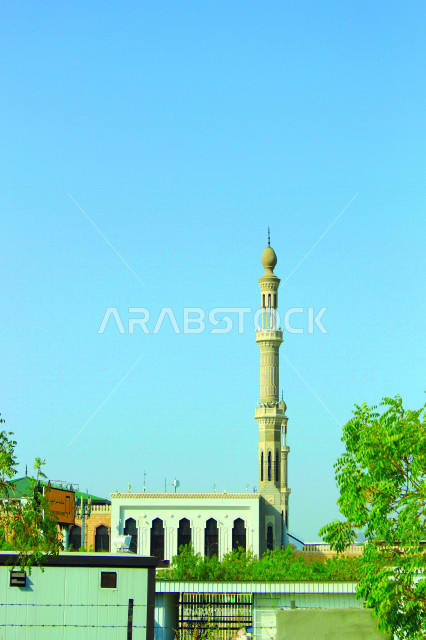 A picture of the Namera Mosque, one of the most important landmarks in the Arafat area in Makkah Al-Mukarramah, Kingdom of Saudi Arabia, worship and getting closer to God, religious tourist places in Saudi Arabia