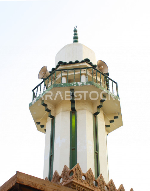 المئذنة (المنارة) مبنى مرتفع طويل ملحق بالمساجد ، العبادة والتقرب إلى الله ، صوت الأذان ، دعوة المسملين للصلاة  ، مسجد المئذنة