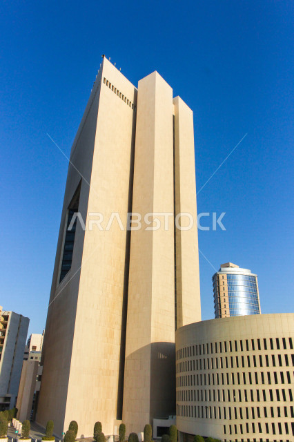 صورة مقربة لبرج البنك الأهلي في جدة بالمملكة العربية السعودية، الفن الهندسي المعماري، ابراج وناطحات سحاب، معالم السعودية
