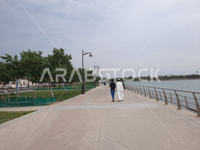 الحدائق والمنتزهات في كورنيش جدة بالمملكة العربية السعودية، الاشجار والنباتات الخضراء، معالم مشهورة الطبيعة الخلابة، السياحة في السعودية