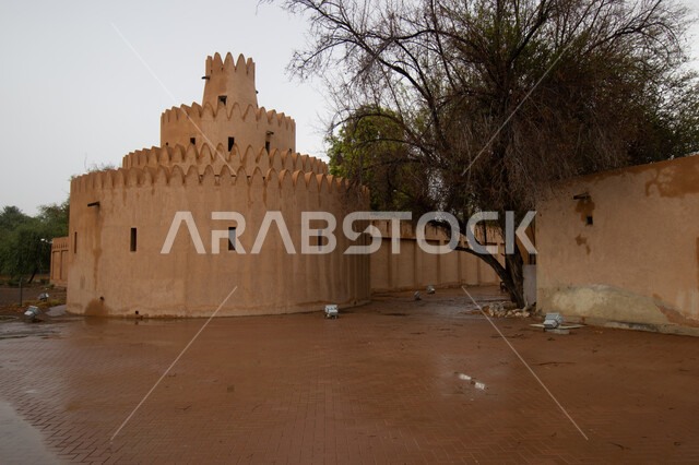 مباني طينية قديمة من التراث الإماراتي، معالم سياحية تاريخية قديمة، متحف العين في امارة ابو ظبي، مناطق تراثية تاريخية، أماكن أثرية في الإمارات العربية المتحدة