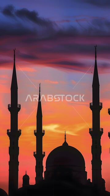 الفن الهندسي المعماري الإسلامي للقبب والمآذن في المساجد، مقصد المسلمين للعبادة والتقرب الى الله تعالى، المعالم والأماكن الدينية المقدسة المشهورة، جوامع المملكة العربية السعودية