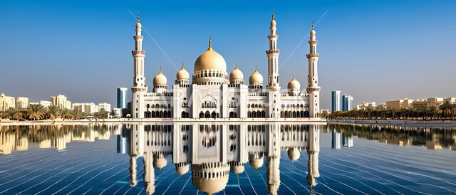 دعوة المسلمين لأداء الفرائض الدينية والصلاة ، العبادة والتقرب إلى الله، فن الهندسة المعمارية لبناء المساجد في المملكة العربية السعودية ، ديكورات وتصاميم خارجية حديثة ، مجسم ثلاثي الابعاد لمسجد على الطراز الاسلامي