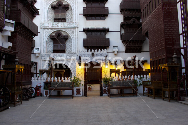 متحف عبد الرؤوف خليل رمز للعمارة التاريخية الواقعة في مدينة جدة بالمملكة العربية السعودية ، عرض المقتنات الأثرية التي لعهد قديم جداً ، اماكن سياحية