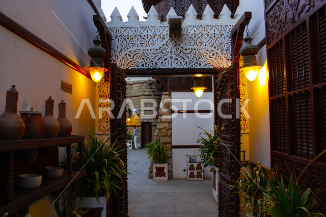 متحف عبد الرؤوف خليل رمز للعمارة التاريخية الواقعة في مدينة جدة بالمملكة العربية السعودية ، عرض المقتنات الأثرية التي لعهد قديم جداً ، اماكن سياحية