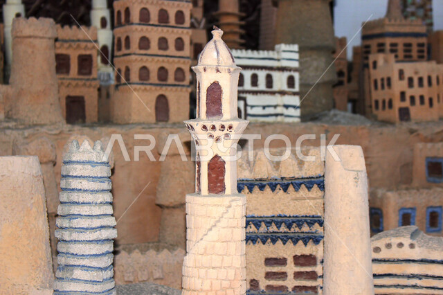 صورة لمسجد المسلمين مصنوع بالطين ، العبادة والتقرب إلى الله ، صوت الأذان ، دعوة المسملين للصلاة  ، مسجد المئذنة