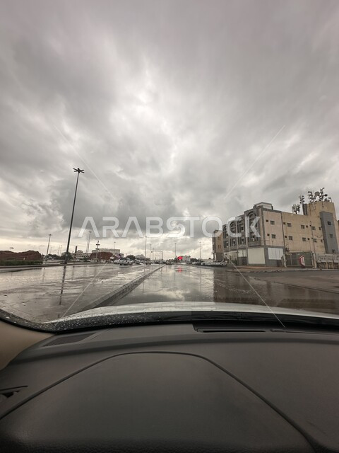 الأجواء الشتوية الماطرة, منظر الغيوم و السحب الكثيفة في سماء المدينة المنورة, الطرقات والشوارع المعبدة في المملكة العربية السعودية, المناظر الطبيعية المتميزة لهطول الأمطار