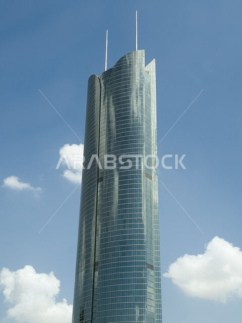 النمو والتطور العمراني في مدينة الرياض، الفن الهندسي المعماري للمباني وناطحات السحاب في المملكة العربية السعودية، معالم و أماكن سياحية مشهورة, صورة جوية لأحد الأبراج في وقت النهار