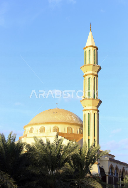 المئذنة (المنارة) مبنى مرتفع طويل ملحق بالمساجد ، العبادة والتقرب إلى الله ، صوت الأذان ، دعوة المسملين للصلاة  ، مسجد المئذنة