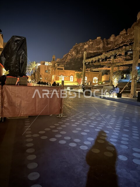  الحضارة والعراقة العربية الأصيلة، الأماكن والمعالم التاريخية السياحية المشهورة في الليل، الطرقات والشوارع في البلدة القديمة في محافظة العلا في المملكة العربية السعودية, مناطق الجذب السياحي من شتى أنحاء العالم