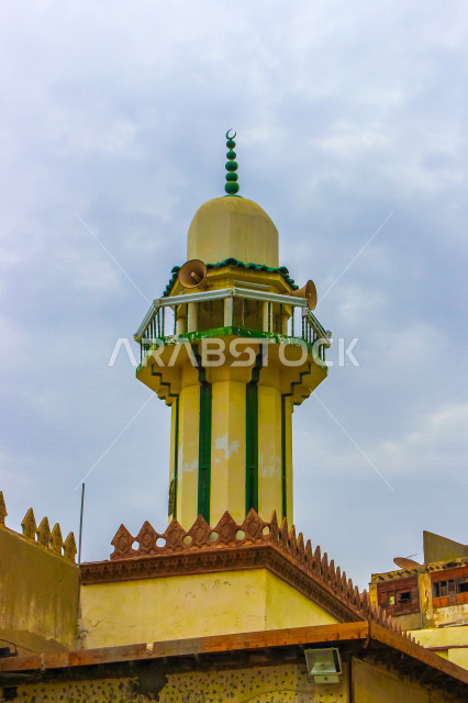 المئذنة (المنارة) مبنى مرتفع طويل ملحق بالمساجد ، العبادة والتقرب إلى الله ، صوت الأذان ، دعوة المسملين للصلاة  ، مسجد المئذنة