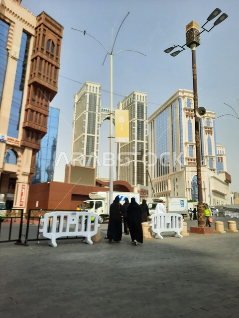 مباني شركة جبل عمر للتطوير في مكة المكرمة بالمملكة العربية السعودية، فنادق ومنتجعات كونراد في قلب المدينة المقدسة، المعالم السياحية المشهورة، الفن الهندسي المعماري في بناء الأبراج وناطحات السحاب الشاهقة