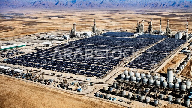 مصفاة نفط على الرمال الذهبية الناعمة، التطور الهندسي والعمراني لمصافي البترول في المملكة العربية السعودية، مناخ قاسي وجاف، اعتماد التقنيات والتكنولوجيا الحديثة في إنتاجية النفط والغاز، صناعات ومشاريع بيتروكيماوية، ادوات ومعدات ضخمة وحديثة