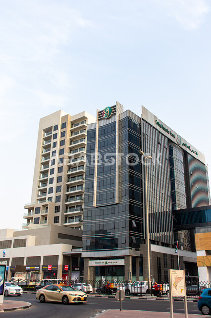 التصميم الهندسي المعماري على الطراز الحديث, المعاملات البنكية على الطرق الحديثة, مبنى بنك دبي الإسلامي في منطقة الديرة بمدينة دبي, البنوك و المصارف التجارية في الإمارات العربية المتحدة