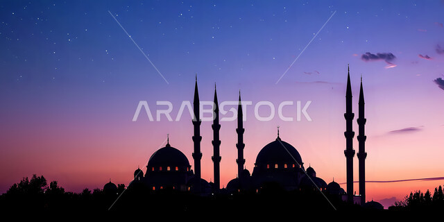 مفهوم العباده والتقرب إلى الله, صورة ظليه لمسجد في وقت الغروب، المعالم الدينيه الإسلاميه في المملكه العربيه السعوديه، الفن الهندسي المعماري للمآذن والقبب على الطراز الإسلامي، نداء المسلمين لأداء الفرائض والصلوات