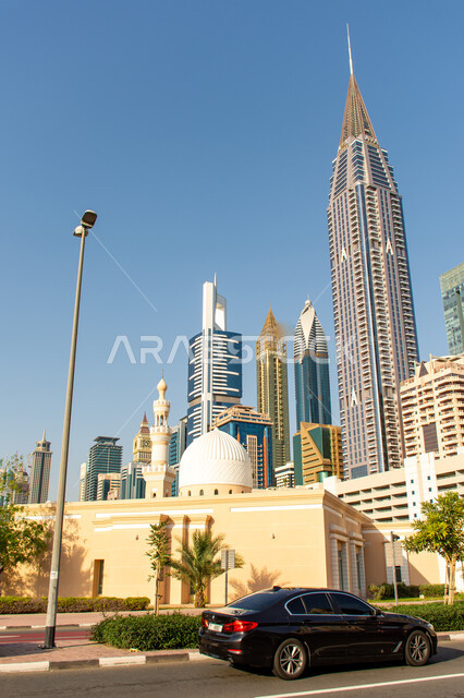 مكان الطمأنينة والراحة والسكينة, مساجد في مدينة دبي، أماكن العبادة والتقرب الى الله تعالى، القبب والمأذن للمساجد، الفن الهندسي المعماري  في الإمارات العربية المتحدة, معالم اسلامية سياحية, الابراج وناطحات السحاب