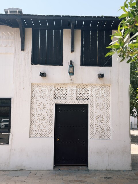 منزل تراثي قديم في منطقة الإحساء، الأماكن التراثية الشعبية في المملكة العربية السعودية ، المعالم السياحية التاريخية المشهورة, الفن الهندسي المعماري للمباني و البيوت الطينية التقليدية على الطراز القديم