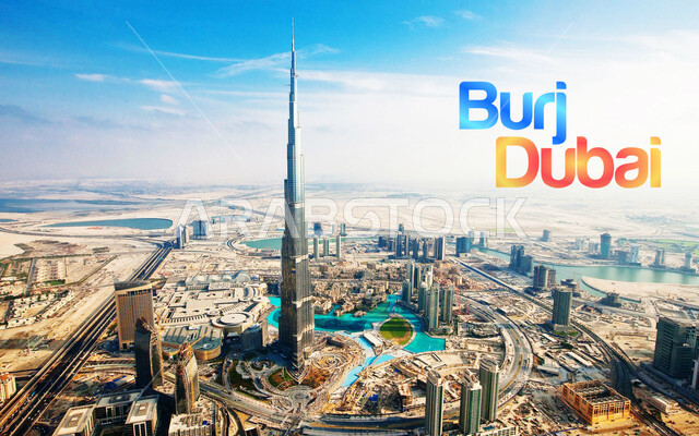 الفن الهندسي المعماري لبناء الأبراج و ناطحات السحاب, المباني الشاهقة و المنشآت التجارية و السكنية, أماكن و معالم سياحية مشورة في الإمارات العربية المتحدة, صورة من الأعلى لمدينة دبي في وقت النهار