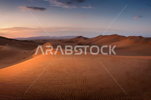 الكثبان والرمال الذهبية الناعمة في صحراء المملكة العربية السعودية، الهضاب والتلال الرملية في البيئة الصحراوية وقت غروب الشمس، التكوينات والتشكلات الجبلية في البراري، خلفية الطبيعة