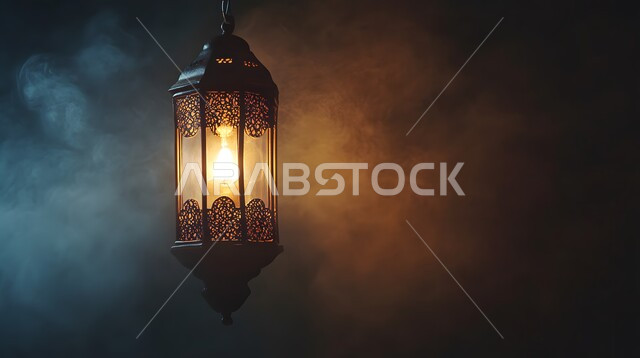  مجسمات وتصاميم بزخارف دينية اسلامية، تحضير الديكورات والزينة لاستقبال رمضان المبارك، الابتهاج بالأجواء الرمضانية الروحانية، مصابيح و فوانيس عربية شعبية بنقوش قديمة، الاحتفال بقدوم شهر الخير والبركة، مصباح معدني معلق و مضيء في وقت الليل