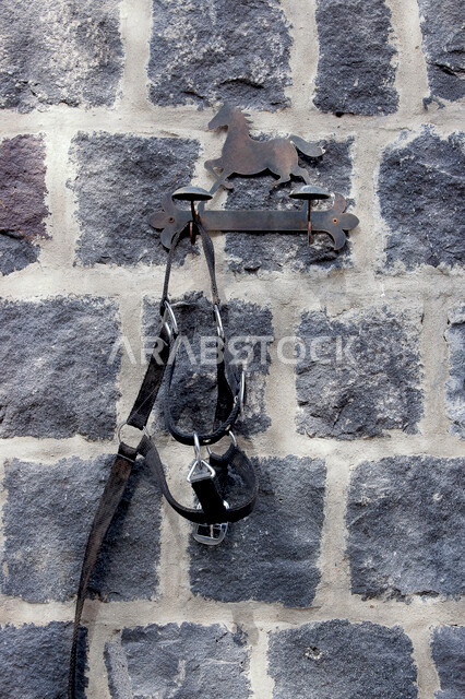 صورة خلفية لجدار حجري قديم بارز الشكل