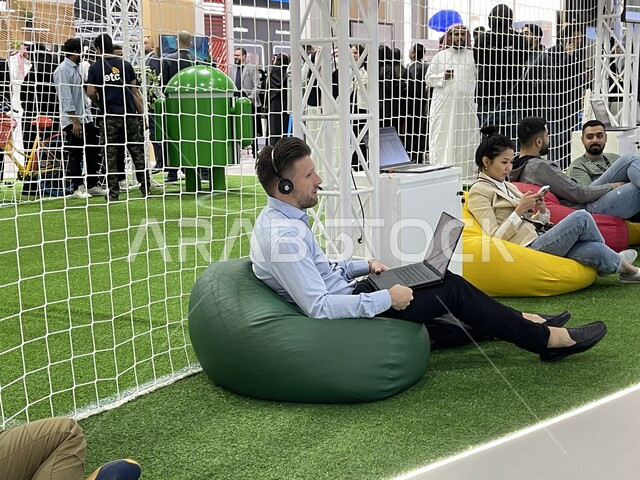 نحو افاق جديده لاستكشاف الانترنت والفضاء الخارجي، استضافة خبراء التقنيات في مؤتمر ليب العالمي التقني 2024 في مدينة الرياض, منصه عالميه للتقنيات المستقبيله والذكاء الاصطناعي، الإبتكارات الحديثه والتقدم التقني