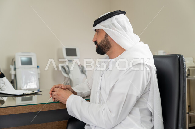 العمل في القطاعات الصحية, الاطلاع على نتائج التحاليل, تقديم الاستشارات في المراكز الطبيه في الامارات العربية المتحدة, متابعة السجل الطبي للمراجعين, مريض عربي خليجي اماراتي يقوم بشرح حالته المرضية, خلفية بيج