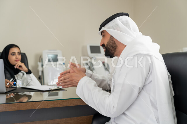 العمل في القطاعات الصحية, الاطلاع على نتائج التحاليل, تقديم الاستشارات في المراكز الطبيه في الامارات العربية المتحدة, متابعة السجل الطبي للمراجعين, مريض عربي خليجي اماراتي يقوم بشرح حالته المرضية, خلفية بيج