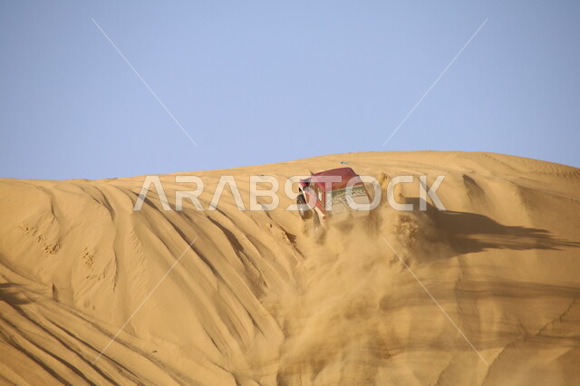 ركوب السيارة على الكثبان والتلال الرملية, القيام بمغامرات بواسطة مركبة الدفع الرباعي في صحاري المملكة, هواية التطعيس بالسيارات, قيادة المركبات في صحراء ناوان بمنطقة الباحة, المشاركة في السباقات السعودية, فعاليات ترفيهية تجذب السياح