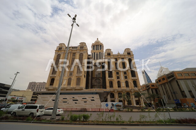 أماكن ومعالم سياحية تراثية مشهورة, النمو العمراني والتطور لتنشيط حركة السياحة في المملكة, الفن الهندسي المعماري للمباني وناطحات السحاب والأبراج في السعودية, جذب واستقطاب الناس من انحاء العالم، فندق نارسيسوس في الرياض