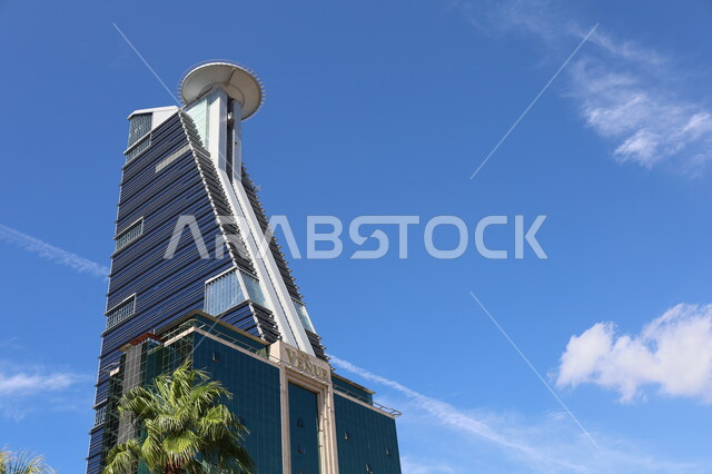 لنمو والتوسع العمراني في المنطقة الشرقية،, الفن الهندسي المعماري للمباني السكنية والأبراج في المملكة, صورة من الاسفل لبرج هيد كوارترز في مدينة جدة، الاستمتاع بالجلسات الهادئة والمناظر الطبيعية، الاهتمام بزراعة اشجار النخيل، فنادق ومنتجعات سياحية مشهورة