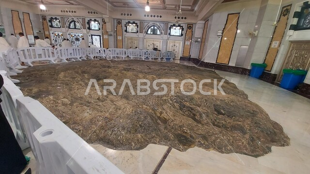 جبل الصفا والمروة في بيت الله الحرام، تلال صخرية في المسجد الحرام في المملكة العربية السعودية، أداء مناسك الحج والعمرة، الفن الهندسي المعماري على الطراز الإسلامي، معالم وأماكن دينية إسلامية مقدسة في مكة المكرمة