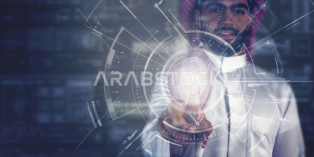 صورة مقربة ليد رجل عربي  خليجي سعودي ، يضغط بأصبعه لقفل الامان باستخدام بصمة الاصبع مدموجة بعدسة بتقنية الهولوجرام ، الدخول الآمن و مفهوم آمن تكنولوجيا المعلومات ، استخدام خاصية الهولوجرام ثلاثية الأبعاد .