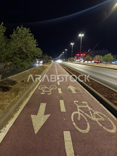 مسار الدراجات الهوائية في وقت المساء في العلا، السياحة في المملكة العربية السعودية, نشاط بدني للمحافظه على الصحه واللياقه الجسدية, الامكان السياحية الترفيهية