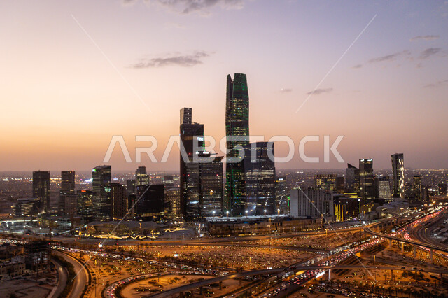 النمو والتطور العمراني للأبراج المالية والمنشآت الاقتصادية في مدينة الرياض، مركز الملك عبد الله المالي (كافد)، الفن الهندسي المعماري للأبراج وناطحات السحاب في المملكة العربية السعودية، معالم الرياض المشهورة