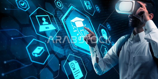 محاكاة العالم الخيالي، نظام التعليم الذاتي، صورة مقربة لطالب عربي خليجي سعودي يرتدي الثوب التقليدي وحقيبة الظهر ونظارة في آر يشير بإصبع السبابة الى ايقونات هولوجرامية مضيئة ثلاثية الابعاد، تطبيقات و برامج التعلم الالكتروني في المملكة العربية السعودية