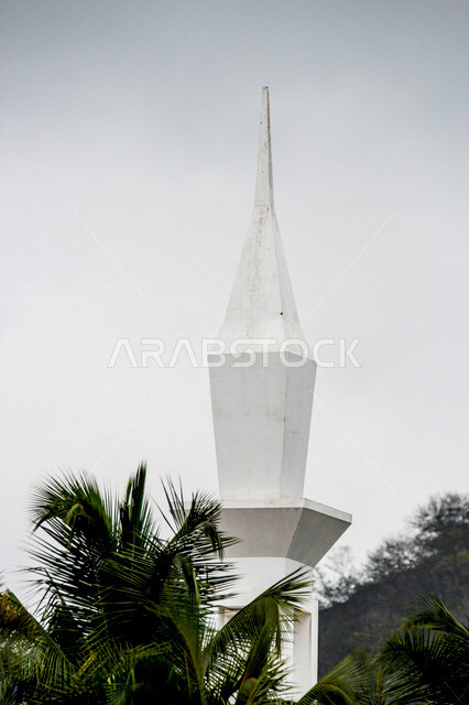 المئذنة (المنارة) مبنى مرتفع طويل ملحق بالمساجد ، العبادة والتقرب إلى الله ، صوت الأذان ، دعوة المسملين للصلاة ، مسجد المئذنة