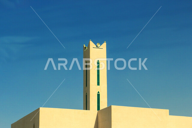 المئذنة (المنارة) مبنى مرتفع طويل ملحق بالمساجد ، العبادة والتقرب إلى الله ، صوت الأذان ، دعوة المسملين للصلاة ، مسجد المئذنة