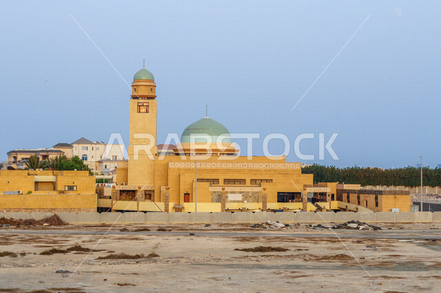 المئذنة (المنارة) مبنى مرتفع طويل ملحق بالمساجد ، العبادة والتقرب إلى الله ، صوت الأذان ، دعوة المسملين للصلاة ، مسجد المئذنة