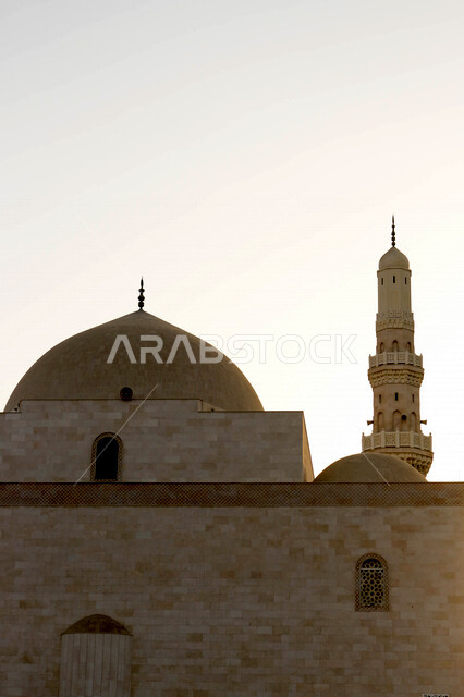 المئذنة (المنارة) مبنى مرتفع طويل ملحق بالمساجد ، العبادة والتقرب إلى الله ، صوت الأذان ، دعوة المسملين للصلاة ، مسجد المئذنة