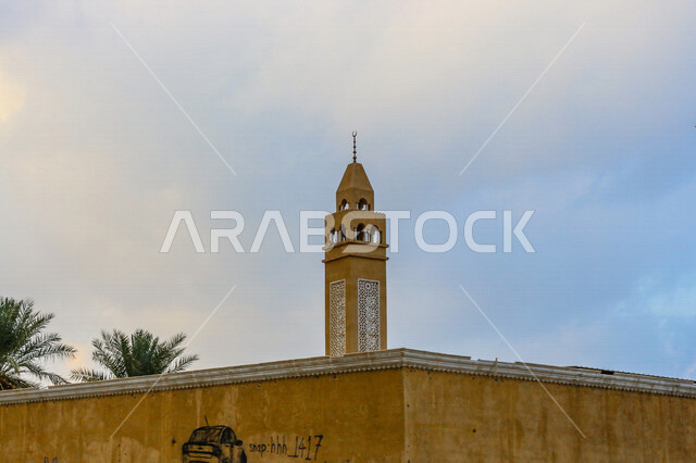 المئذنة (المنارة) مبنى مرتفع طويل ملحق بالمساجد ، العبادة والتقرب إلى الله ، صوت الأذان ، دعوة المسملين للصلاة ، مسجد المئذنة