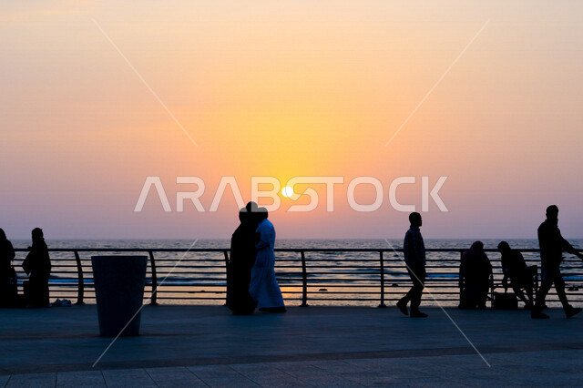 سيتي سكيب الكورنيش القديم لبحر جدة المطل على البحر الأحمر ، جمال الطبيعة الخلابة على ساحل مدينة جدة  ، السياحة في المملكة العربية السعودية