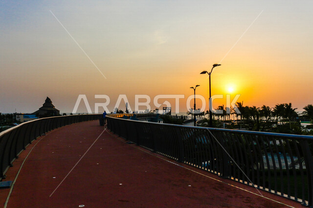 سيتي سكيب الكورنيش القديم لبحر جدة المطل على البحر الأحمر ، جمال الطبيعة الخلابة على ساحل مدينة جدة  ، السياحة في المملكة العربية السعودية