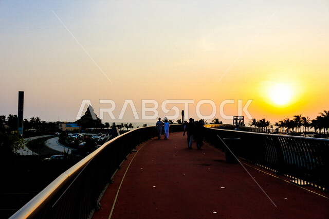 سيتي سكيب الكورنيش القديم لبحر جدة المطل على البحر الأحمر ، جمال الطبيعة الخلابة على ساحل مدينة جدة  ، السياحة في المملكة العربية السعودية