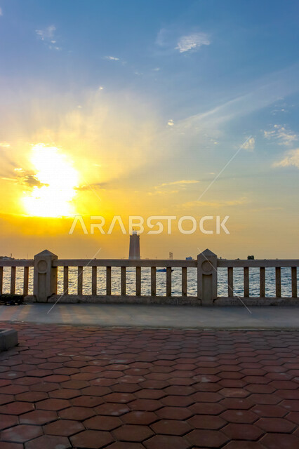 سيتي سكيب الكورنيش القديم لبحر جدة المطل على البحر الأحمر ، جمال الطبيعة الخلابة على ساحل مدينة جدة  ، السياحة في المملكة العربية السعودية