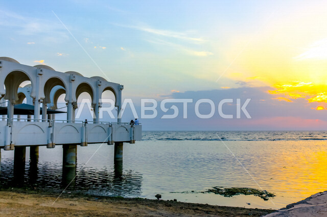 سيتي سكيب الكورنيش القديم لبحر جدة المطل على البحر الأحمر ، جمال الطبيعة الخلابة على ساحل مدينة جدة  ، السياحة في المملكة العربية السعودية